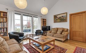 Charming Villa With A Hot Tub, By The Golden Circle